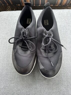 FitFlop Woman’s Black Mesh Lace-Up Sneakers